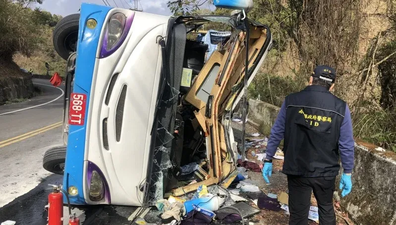 南投奧萬大「遊覽車翻覆1死20傷」後續最新！業者、司機遭判10月