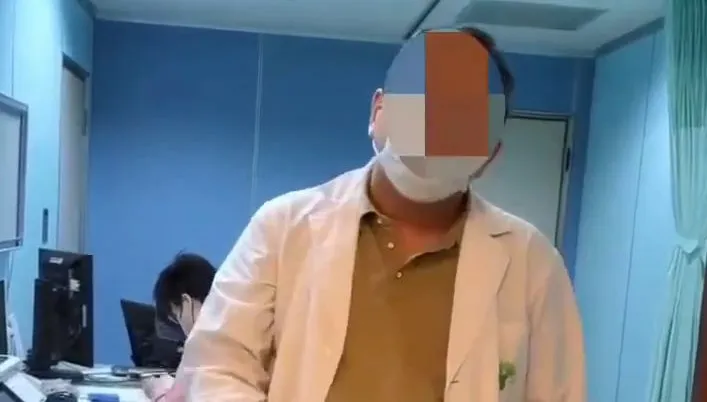 影/悍婦沒掛號「闖診間嗆名醫」！　po文取暖遭嗆爆秒刪