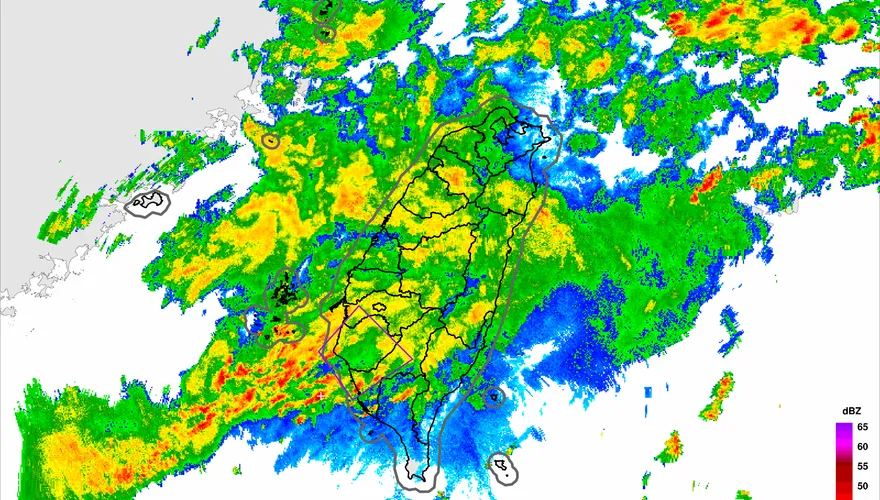 強烈對流系統旺盛！大雷雨轟炸「4縣市」　下班快回家