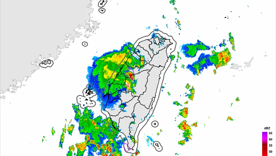 雷神降臨屏東恆春！9級狂風暴雨轟炸　急喊：海邊活動暫停