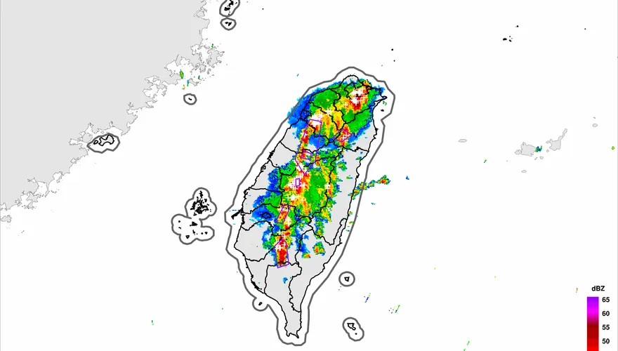 國家警報響下班小心！16縣市豪雨特報　大雷雨狂炸7地