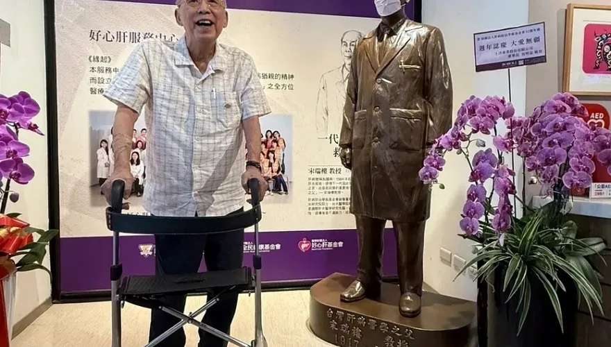 88歲吳伯雄跌倒後報平安　醫曝長者摔倒送醫指南
