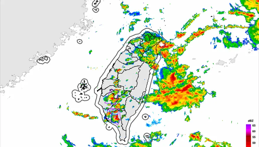 國家警報大響！11縣市豪雨特報　南台灣午後大雷雨狂炸