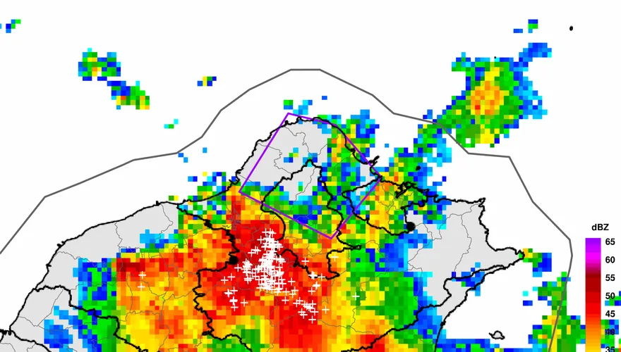 雷雨當空狂炸！松山機場17:03暫停地面作業　部分航班延誤