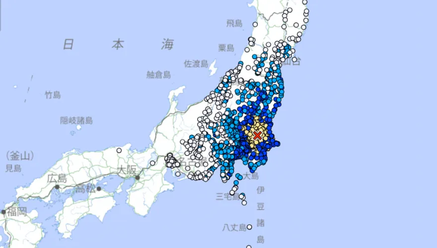 日本關東地區發生規模5.9地震　東京水管破裂水流湧上馬路