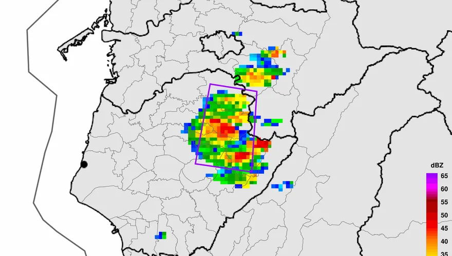 午後對流雲系旺盛！雨彈開炸　嘉義、台南防雷擊