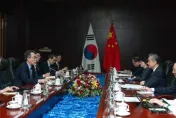 東盟外長會王毅分別晤日韓外長　籲管控分歧擴大貿易合作