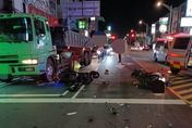 印尼僑生無照騎車闖紅燈　撞2機車釀禍還傷到兒童　1女送醫不治