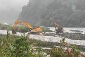 快訊／宜蘭清水地熱公園溪水暴漲　怪手接駁43人全數獲救