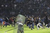 印尼足球場踩踏事故釀135死　足球俱樂部主席遭判刑1.5年