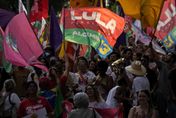巴西大選狂打烏賊戰　最新民調：激烈攻防使選情陷膠著