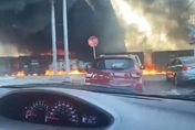 墨西哥列車撞油罐車引爆炸　大火波及週遭燒毁120間民宅