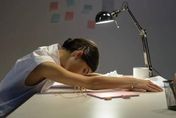 好累！睡不好導致氣色不佳　營養師揭上班族「5困擾」改善方法