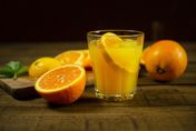 喝柳橙汁可防失智？醫：做到這「6件事」效果更好！