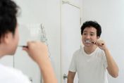 男子刷牙頻出血　就醫竟患「白血病」