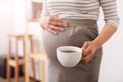 驚！準媽媽注意《JAMA》期刊：孕婦每天半杯咖啡　孩子平均「縮水2公分」