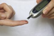 「糖尿病」別只看血糖機！這3項未達標恐洗腎