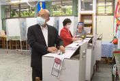 偕妻子早起投票　蘇貞昌：台灣有投票權　是很幸福的事