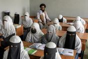 塔利班宣布「少女能參加高中畢業考」　學生不滿：根本沒教科書怎麼考