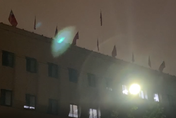 【影】晚間直擊北檢大樓！民進黨旗已撤除外觀最新樣貌曝光