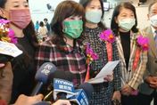 【影】「拒絕替黑金黑道背書」　台南6正國會議員發表聲明：含淚投民進黨黨證！
