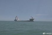 影/首公開！陸海軍「飲馬湖號」半潛艦訓練　奪島搶灘支援作戰利器