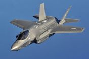 美軍方避空安意外　全面暫停F-35戰機新機生產、飛行