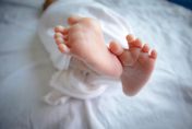 擴大試管嬰兒補助！助1.4萬對不孕夫妻產1.6萬名寶寶　單胞胎比率達88%