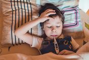 小孩感染諾羅、全家上吐下瀉　兒童感染出現這3症狀恐脫水