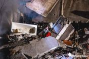 俄彈襲烏東公寓21死　倖存女子癱坐瓦礫堆照震驚國際