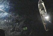 嘉義外海漁船出事　空軍第四聯隊凌晨緊急救援吊掛傷員脫困