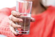 過年吃太多讓身體水腫了嗎？5招居家消水腫方法　照著做把水排出體內！