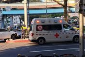 北市轎車六張犁站前騎上人行道　機車騎士被撞飛受傷送醫