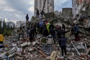影/罹難人數迅速攀升！土耳其強震已至少3400死　世衛警告：「恐增加8倍」