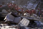影/土國震災救援再傳捷報！瓦礫堆找到16名倖存嬰兒　總統急派專機送醫