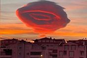 影/土耳其強震凶兆？「超巨鮑魚漩渦雲」籠罩上空1小時　專家出面說話了