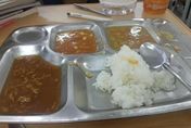影/遼寧某高中遭爆料午餐品質極差　「三菜一湯」變「四湯」網暗酸：在吃印度糊糊？