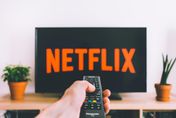 Netflix全球降價60%台灣吃不到　股價跌5%創近2個月新低