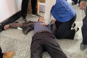 張麗善跑行程遇老翁OHCA  跪地作CPR救回72歲農會代表