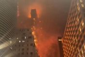 香港尖沙咀42樓大廈燒成「火龍」！喜來登酒店慘遭波及