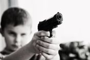 加拿大6歲男童遭4歲朋友開槍打成重傷　送醫後脫險