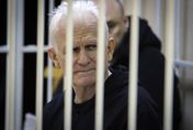 諾貝爾和平獎得主遭白俄羅斯法院判刑10年　人權團體痛批政治迫害