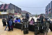 影/馬來西亞異常大雨釀洪災　4人喪生、逾4萬人被迫撤離