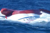 最新進展！台籍漁船於石垣島海域翻覆　尋獲1具遺體6人仍失蹤