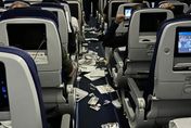 影/德國航班遇亂流垂直下墜「餐盤漫天飛」　空服員要求刪除影片乘客氣炸