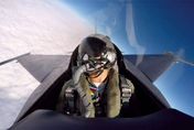 飛行英姿曝光！彰化罹難輕航機教練飛官退役　曾任F-16戰機分隊長