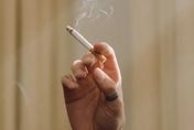 菸害防制新法上路！「合法吸菸年齡提高、禁止電子煙」　7大重點一次看