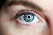 美最新研究！阿茲海默症有徵兆　研究驚人結果：看眼睛就知道