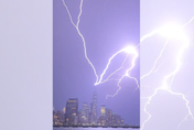 影/紐約世貿中心一號大樓雷暴中遭閃電擊中　驚人畫面曝光