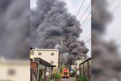 快訊/快緊閉門窗！台南永康工廠大火「駭人濃煙猛竄」　警籲民眾繞道